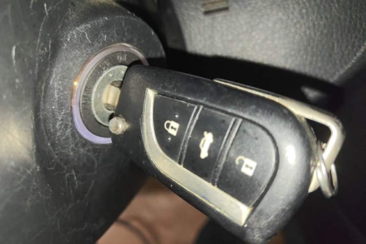 Used Toyota Corolla 2014 1.6L CVT GL-i Vehicle Key