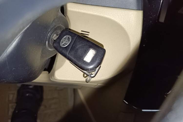 Used Toyota Corolla 2014 1.6L CVT GL Vehicle Key
