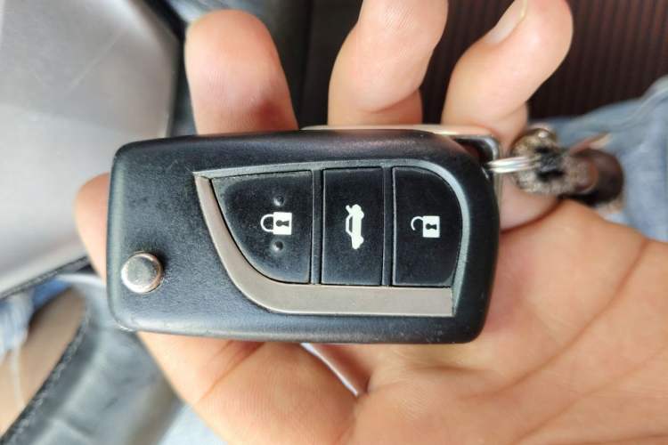 Used Toyota Corolla 2014 1.6L CVT GL-i Vehicle Key