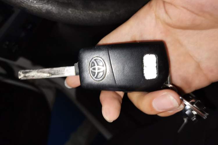 Used Toyota Corolla 2014 1.6L CVT GL-i Vehicle Key