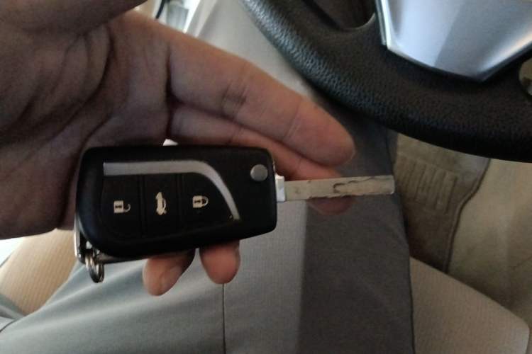 Used Toyota Corolla 2014 1.6L CVT GL Vehicle Key