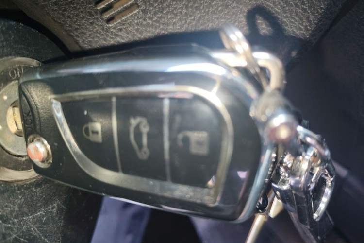 Used Toyota Corolla 2014 1.6L CVT GL Vehicle Key