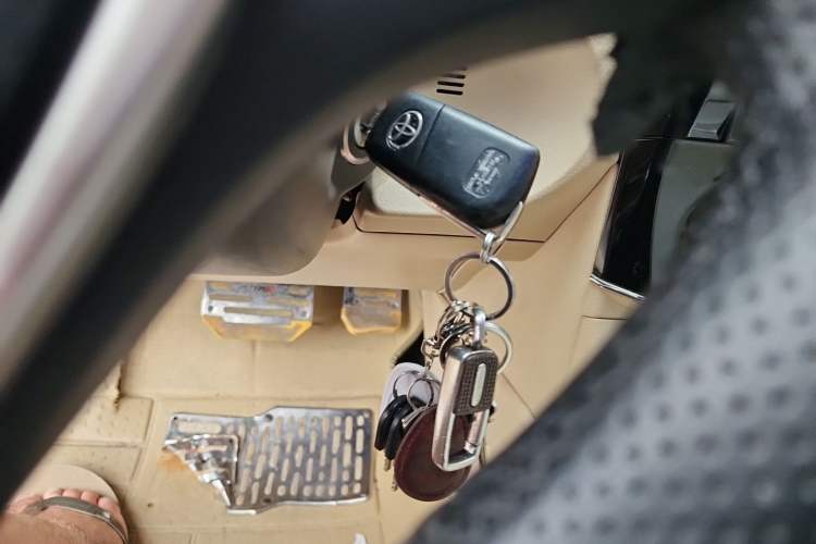 Used Toyota Corolla 2014 1.6L CVT GL Vehicle Key
