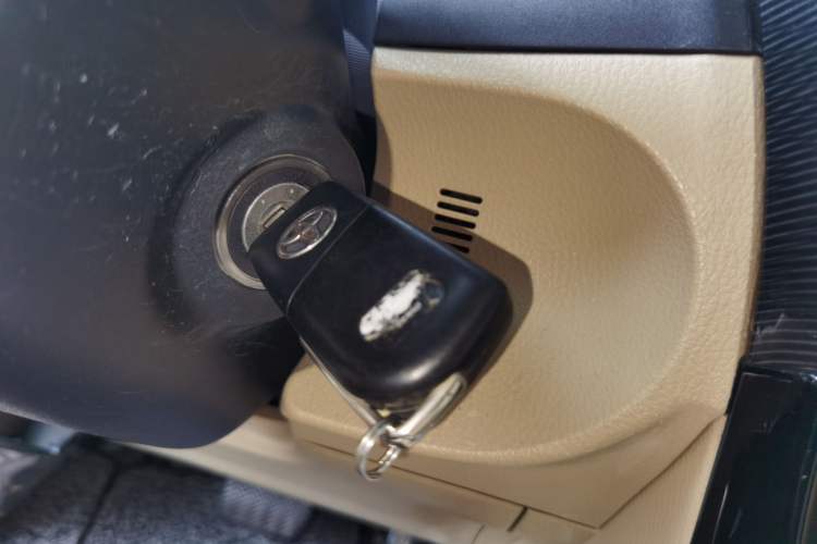 Used Toyota Corolla 2014 1.6L CVT GL Vehicle Key