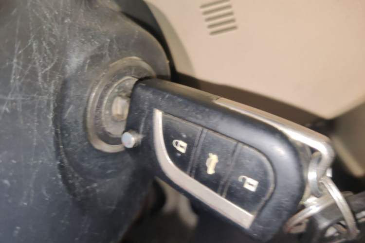 Used Toyota Corolla 2014 1.6L Manual GL Vehicle Key