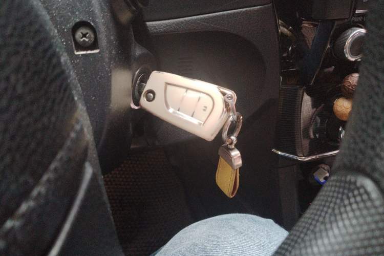 Used Toyota Corolla 2014 1.6L CVT GL-i Vehicle Key