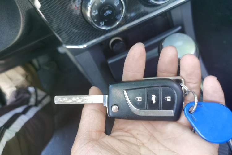 Used Toyota Corolla 2014 1.6L CVT GL-i Vehicle Key