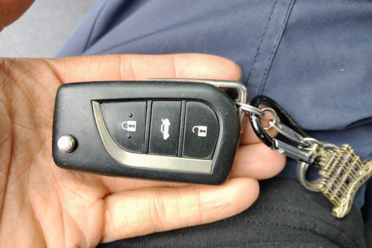 Used Toyota Corolla 2014 1.6L CVT GL-i Leather Edition Vehicle Key