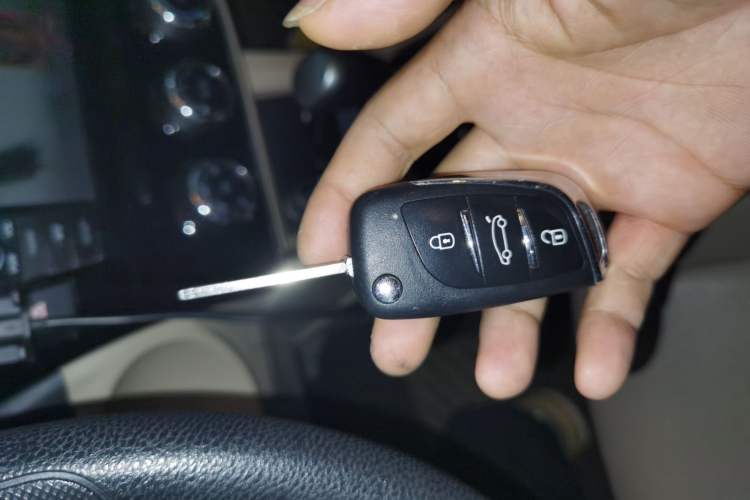 Used Toyota Corolla 2014 1.6L CVT GL Vehicle Key