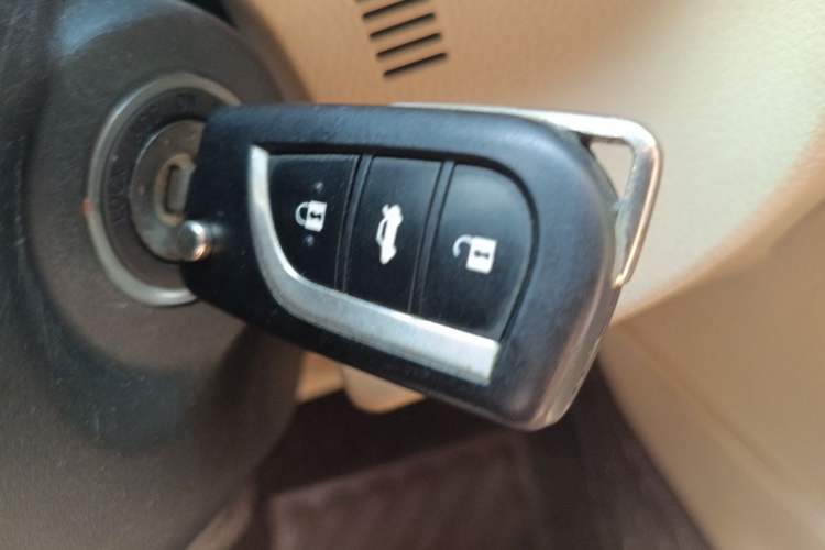 Used Toyota Corolla 2014 1.6L CVT GL-i Leather Edition Vehicle Key