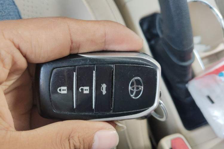 Used Toyota Corolla 2014 1.8L CVT GLX-i Vehicle Key