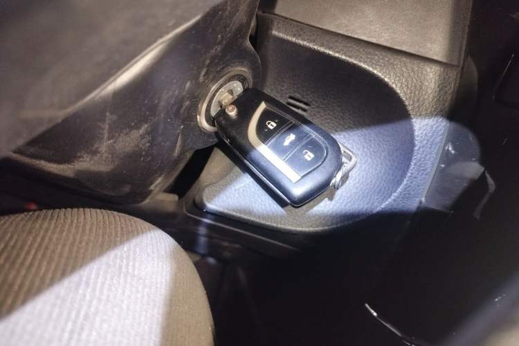 Used Toyota Corolla 2014 1.6L CVT GL Vehicle Key