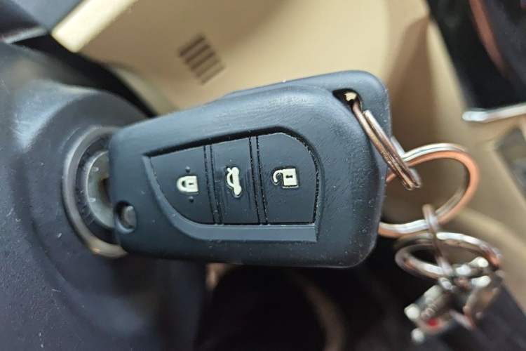 Used Toyota Corolla 2014 1.6L CVT GL Vehicle Key