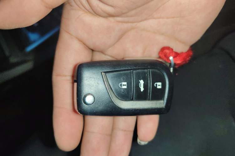 Used Toyota Corolla 2014 1.6L CVT GL-i Leather Edition Vehicle Key