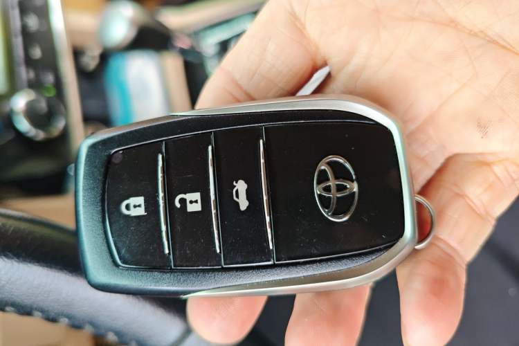Used Toyota Corolla 2014 1.8L CVT GLX-i Vehicle Key