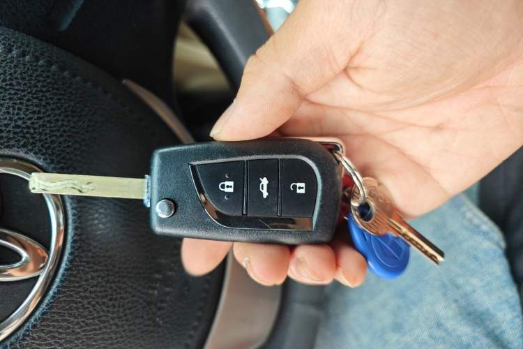 Used Toyota Corolla 2014 1.6L CVT GL Vehicle Key