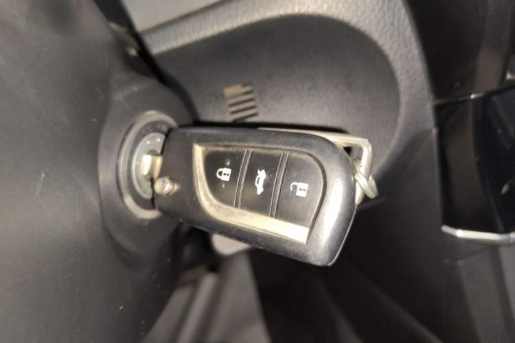 Used Toyota Corolla 2014 1.6L CVT GL Vehicle Key