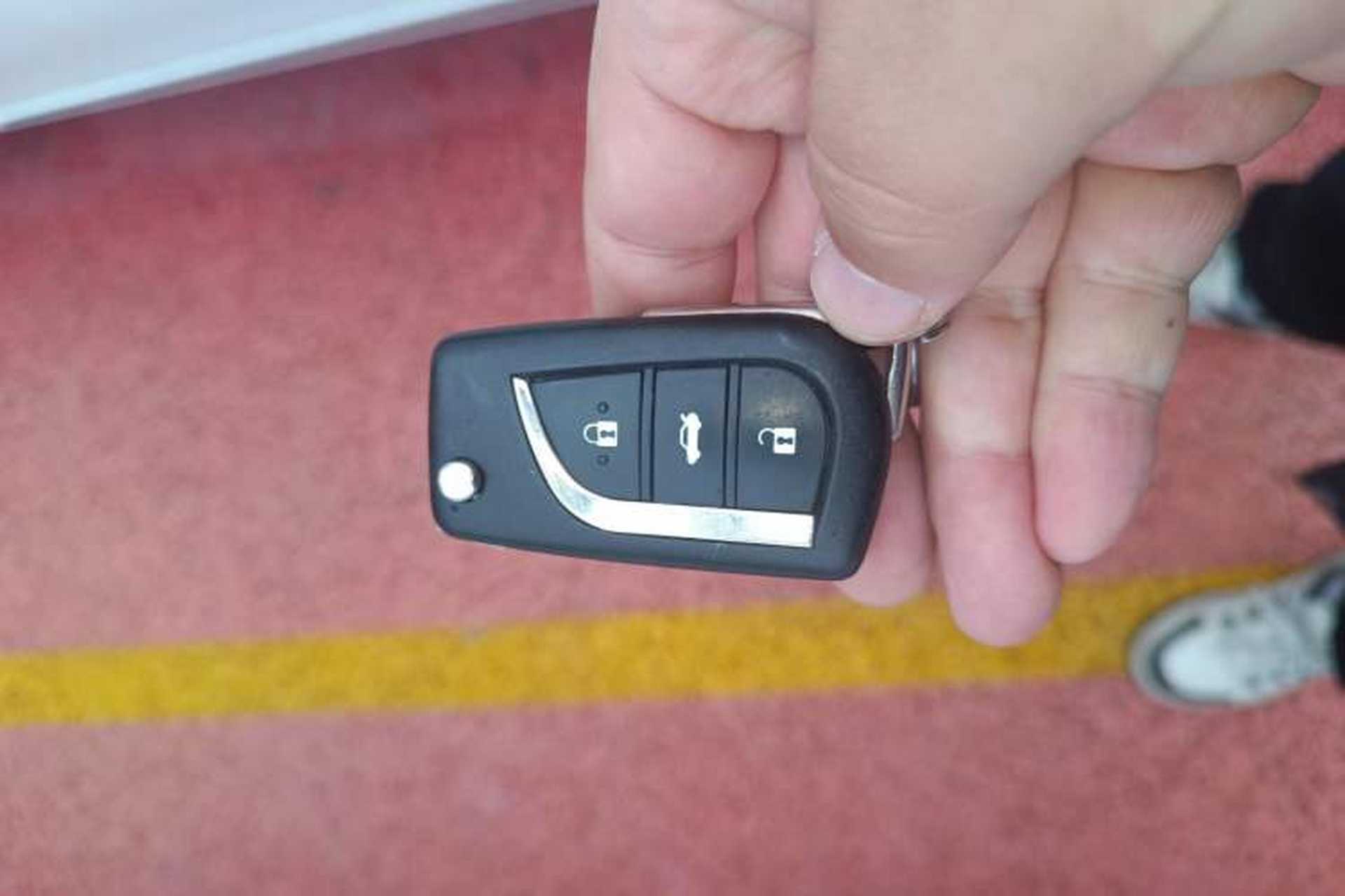 Used Toyota Corolla 2014 1.6L CVT GL-i Vehicle Key