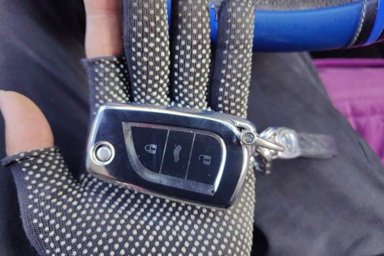 Used Toyota Corolla 2014 1.6L CVT GL Vehicle Key