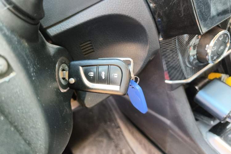 Used Toyota Corolla 2014 1.6L CVT GL-i Leather Edition Vehicle Key