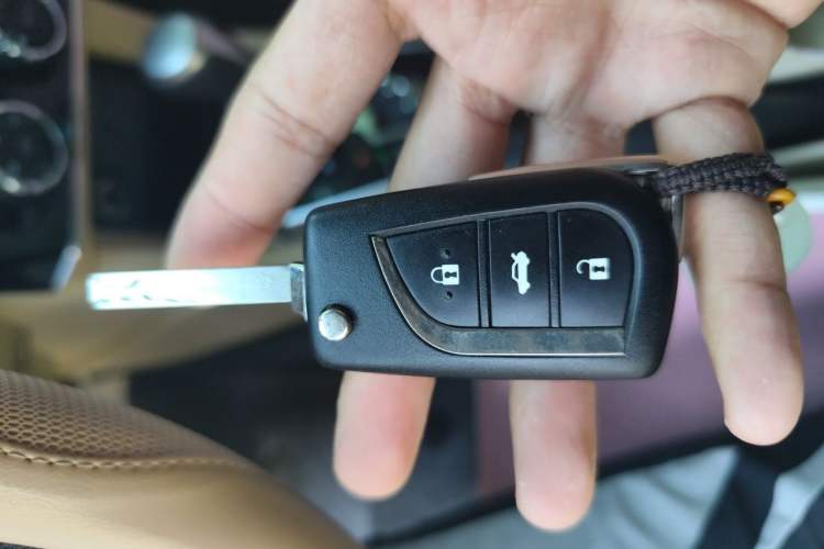 Used Toyota Corolla 2014 1.6L CVT GL Vehicle Key