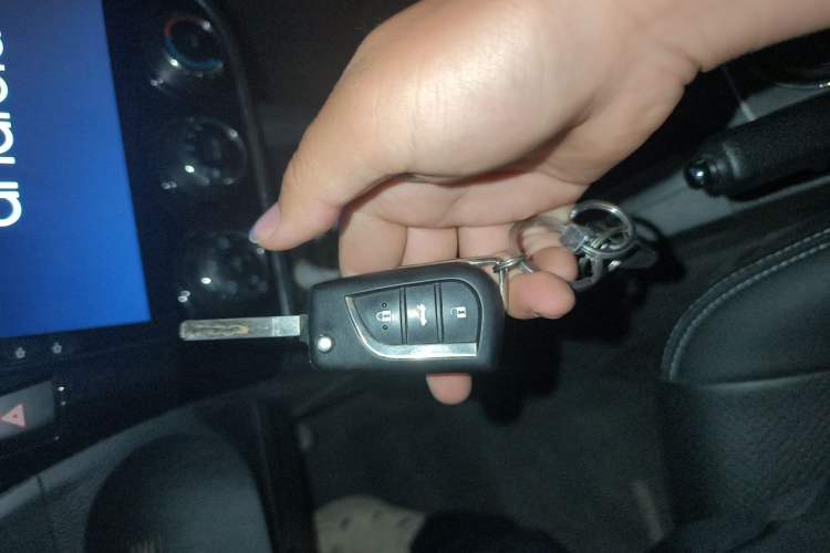 Used Toyota Corolla 2014 1.6L CVT GL Vehicle Key
