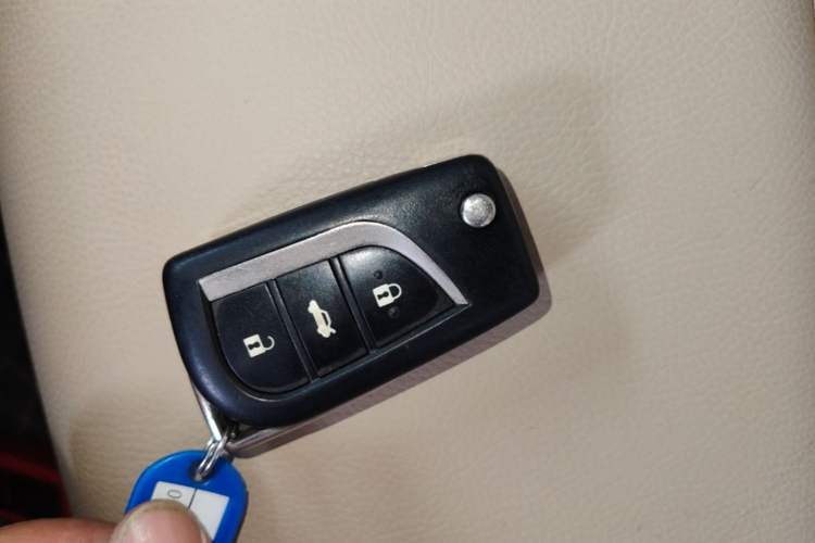 Used Toyota Corolla 2014 1.6L CVT GL-i Vehicle Key