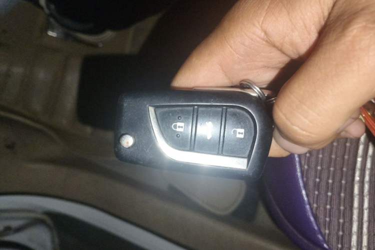 Used Toyota Corolla 2014 1.6L CVT GL Vehicle Key