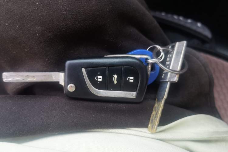 Used Toyota Corolla 2014 1.6L CVT GL Vehicle Key