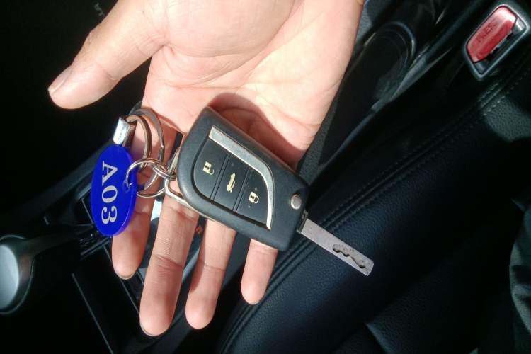 Used Toyota Corolla 2014 1.6L CVT GL-i Vehicle Key