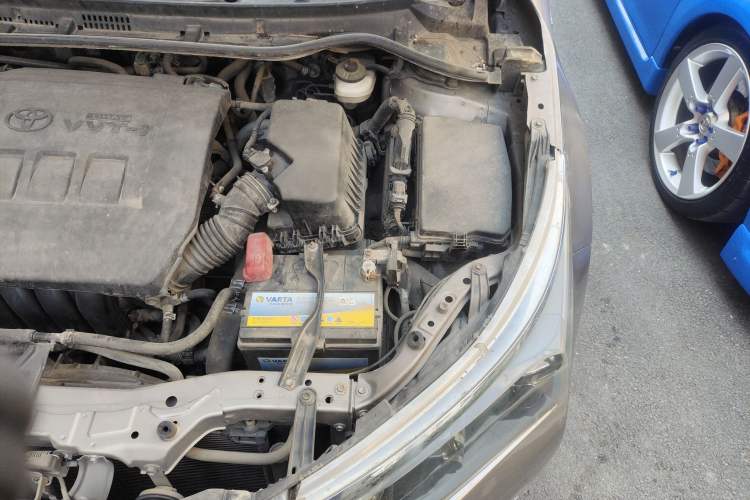 Used Toyota Corolla 2014 1.6L CVT GL-i Engine Bay Left