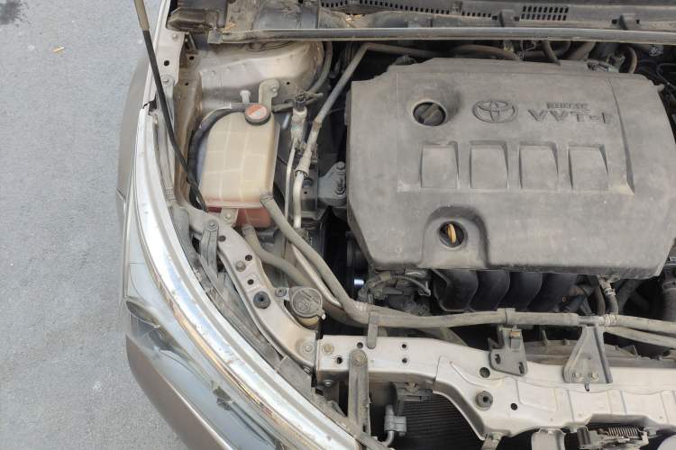 Used Toyota Corolla 2014 1.6L CVT GL-i Engine Bay Right