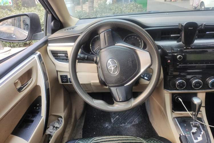 Used Toyota Corolla 2014 1.6L CVT GL-i Steering Wheel