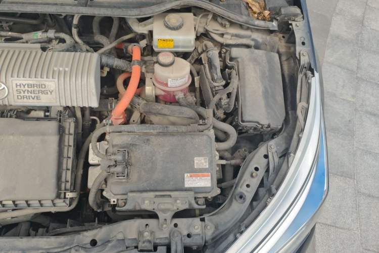 Used Toyota Corolla 2016 Dual-Engine 1.8L E-CVT Elite Edition Engine Bay Left