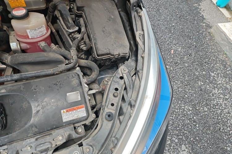 Used Toyota Corolla 2016 Dual-Engine 1.8L E-CVT Elite Edition Engine Bay Left