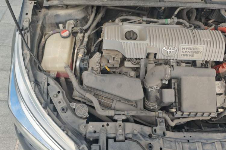 Used Toyota Corolla 2016 Dual-Engine 1.8L E-CVT Elite Edition Engine Bay Right
