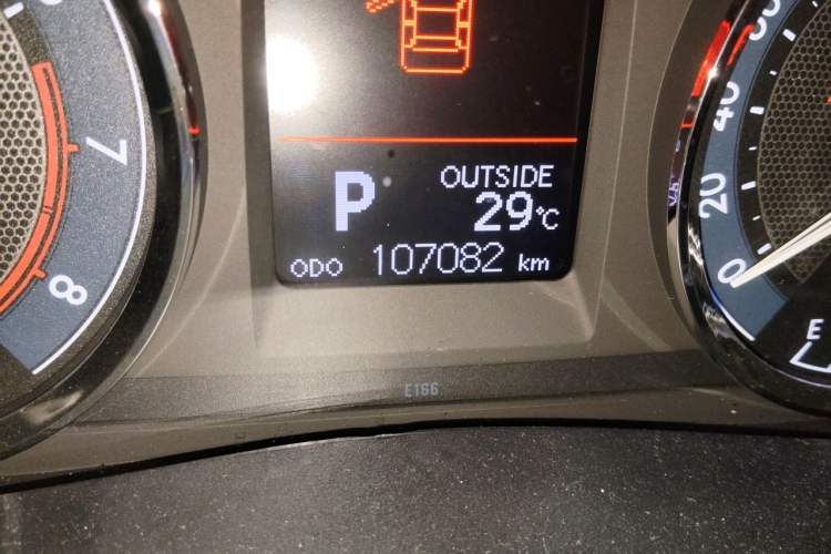 Used Toyota Corolla 2016 1.6L CVT GL-i Cool Edition Odometer Close Up