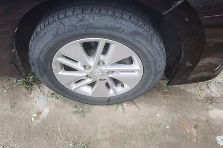 Used Toyota Corolla 2016 1.6L Manual GL-i Cool Edition Right Front Wheel Hub