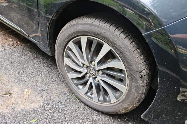 Used Toyota Corolla 2016 Dual-Engine 1.8L E-CVT Elite Edition Right Front Wheel Hub