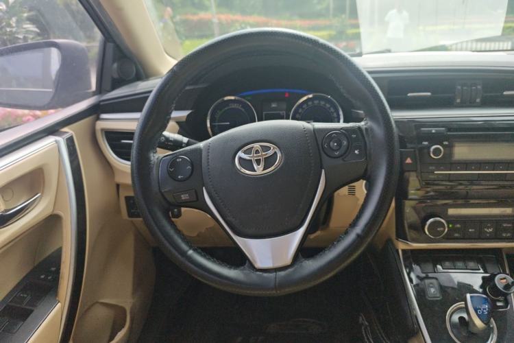Used Toyota Corolla 2016 Dual-Engine 1.8L E-CVT Elite Edition Steering Wheel