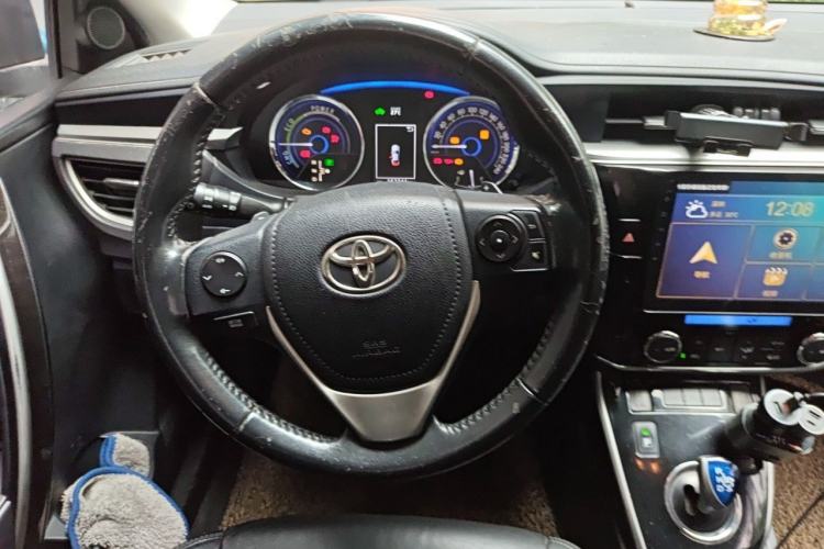 Used Toyota Corolla 2016 Dual-Engine 1.8L E-CVT Elite Edition Steering Wheel