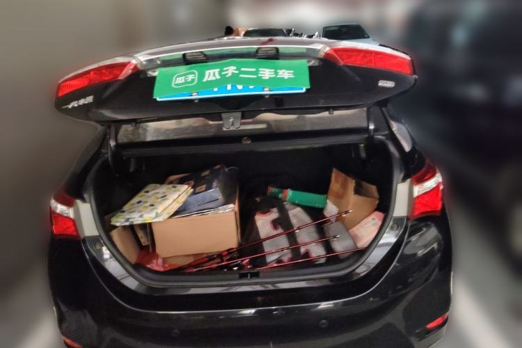 Used Toyota Corolla 2016 1.6L CVT GL-i Cool Edition Trunk