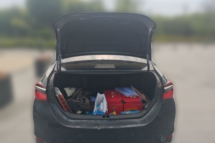 Used Toyota Corolla 2016 Dual-Engine 1.8L E-CVT Elite Edition Trunk