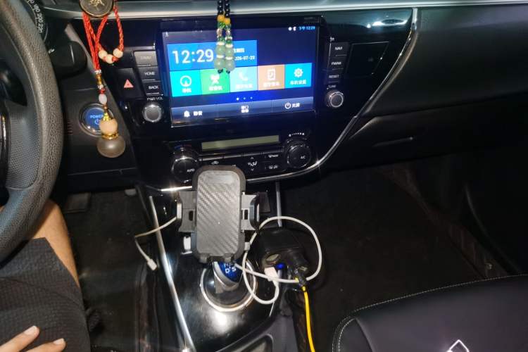 Used Toyota Corolla 2016 Dual-Engine 1.8L E-CVT Elite Edition Audio And AC Panel