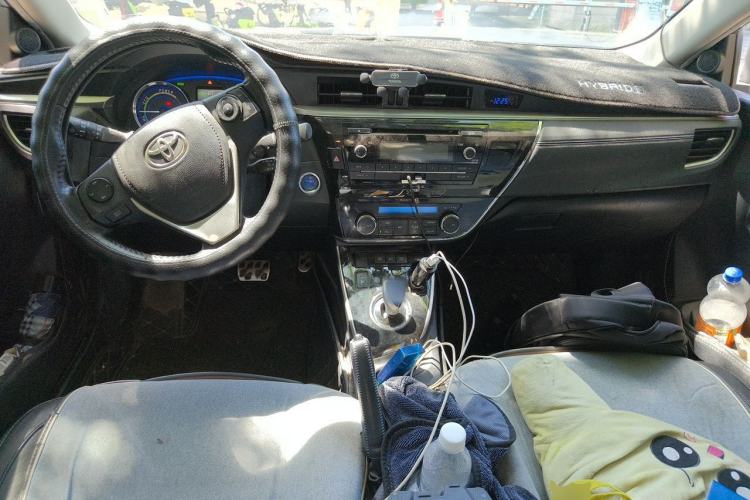 Used Toyota Corolla 2016 Dual-Engine 1.8L E-CVT Elite Edition Center Console