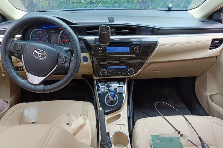 Used Toyota Corolla 2016 Dual-Engine 1.8L E-CVT Elite Edition Center Console