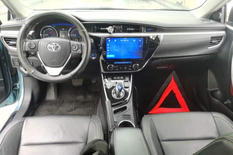 Used Toyota Corolla 2016 Dual-Engine 1.8L E-CVT Elite Edition Center Console
