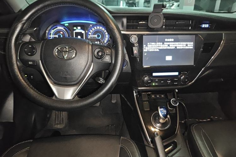 Used Toyota Corolla 2016 Dual-Engine 1.8L E-CVT Elite Edition Center Console