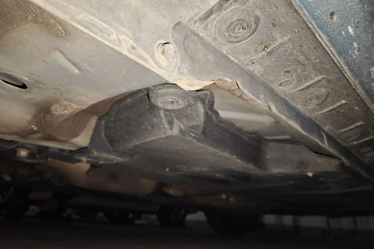 Used Toyota Corolla 2016 Dual-Engine 1.8L E-CVT Elite Edition Chassis Front Left