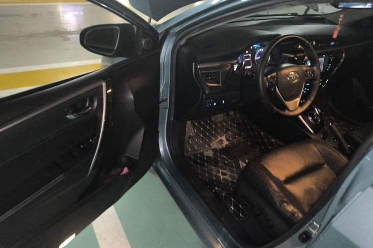 Used Toyota Corolla 2016 Dual-Engine 1.8L E-CVT Flagship Edition Driver Seat
